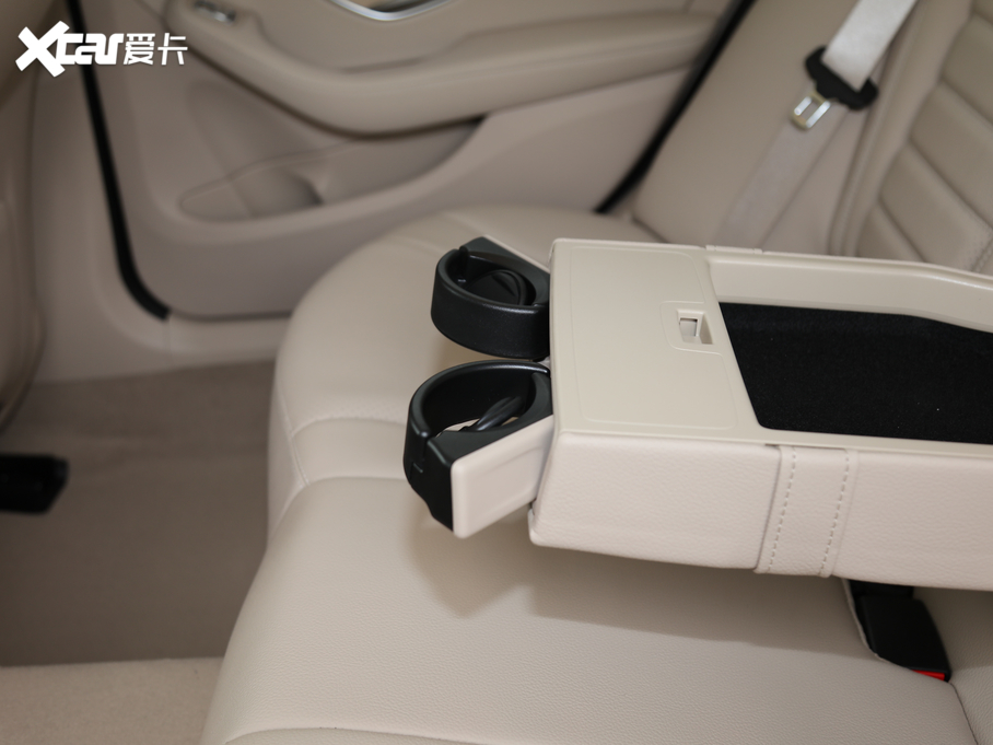 2020YC Ŀ C 260 L