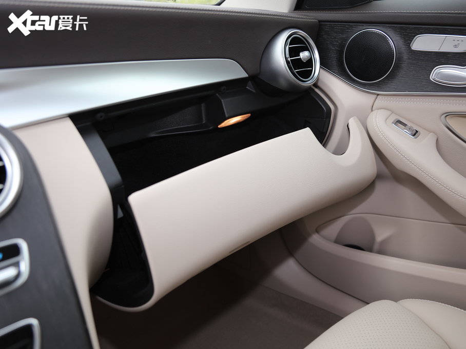 2020YC Ŀ C 260 L