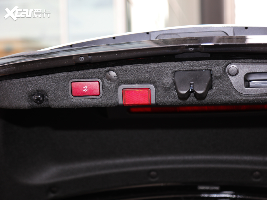 2020YC Ŀ C 260 L