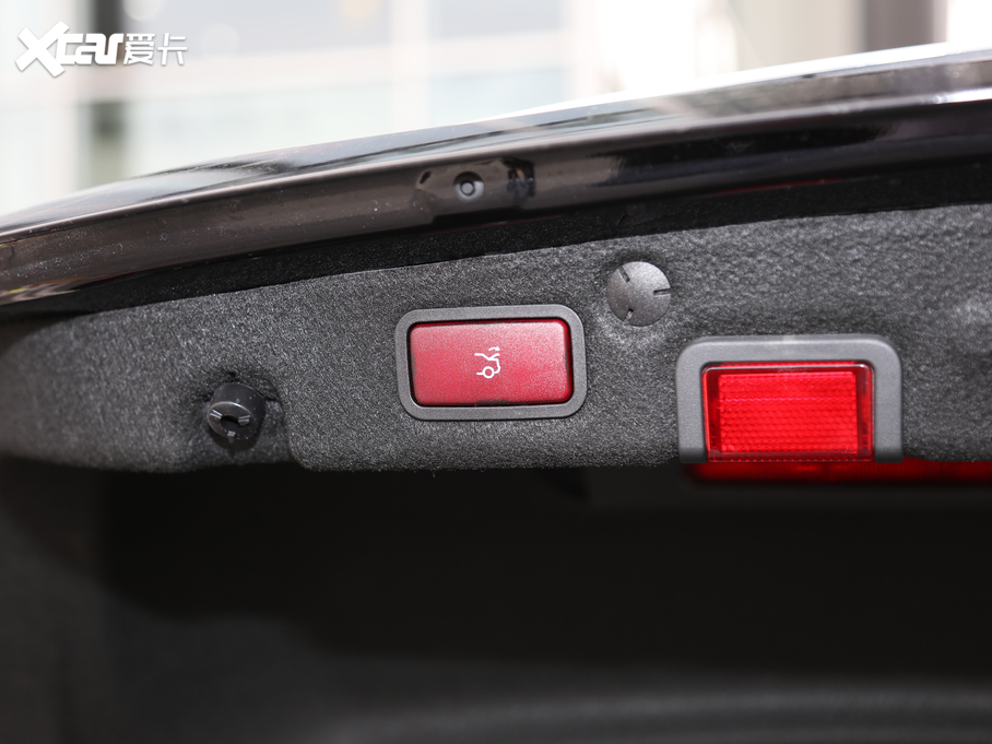 2020YC Ŀ C 260 L