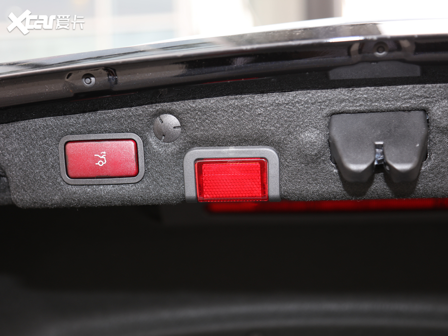 2020YC Ŀ C 260 L