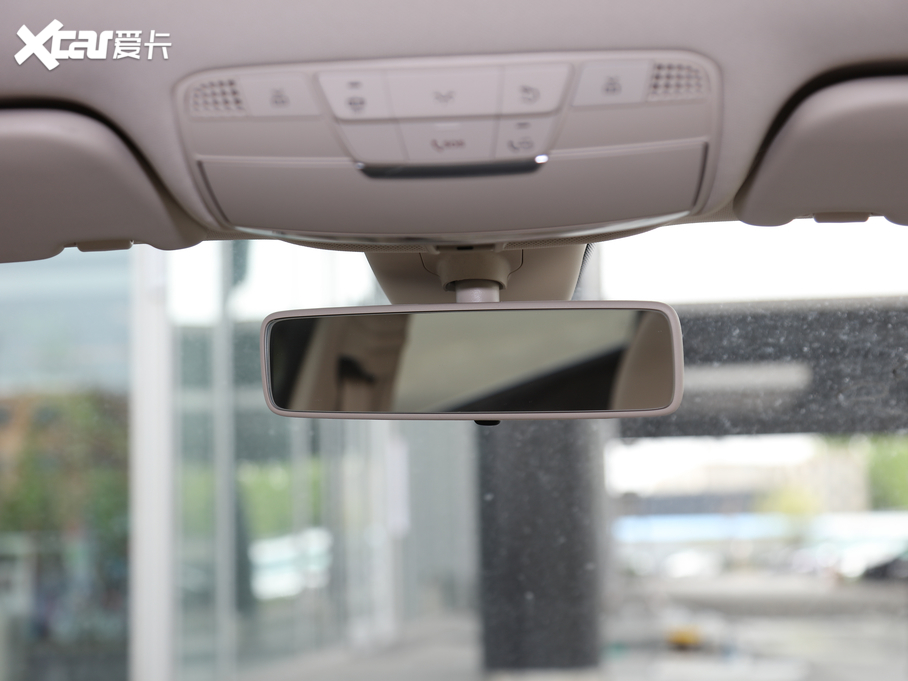 2020YC Ŀ C 260 L