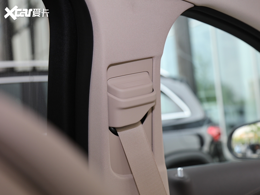 2020YC Ŀ C 260 L