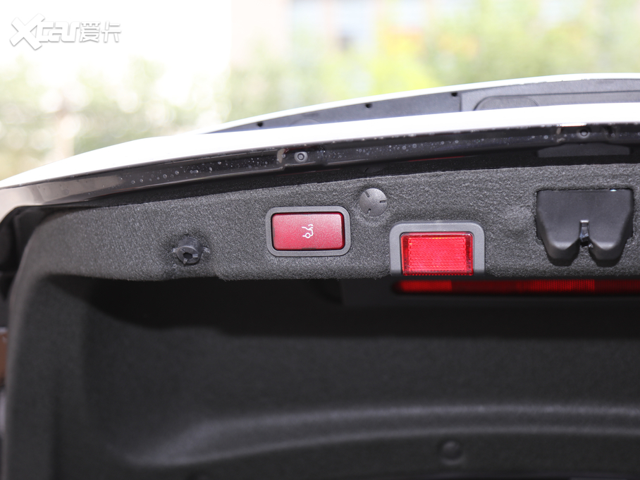 2020YC Ŀ C 260 L \Ӱ