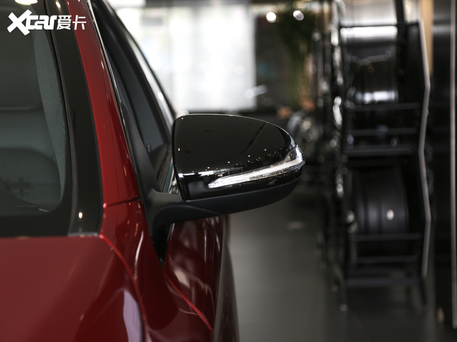 2020YC Ŀ C 260 \Ӱ