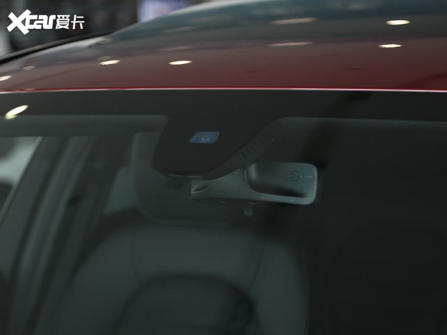 2020YC Ŀ C 260 \Ӱ