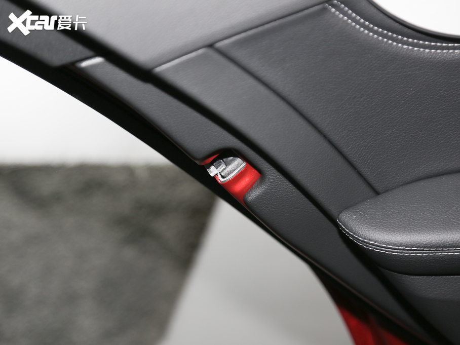 2020YC Ŀ C 260 \Ӱ