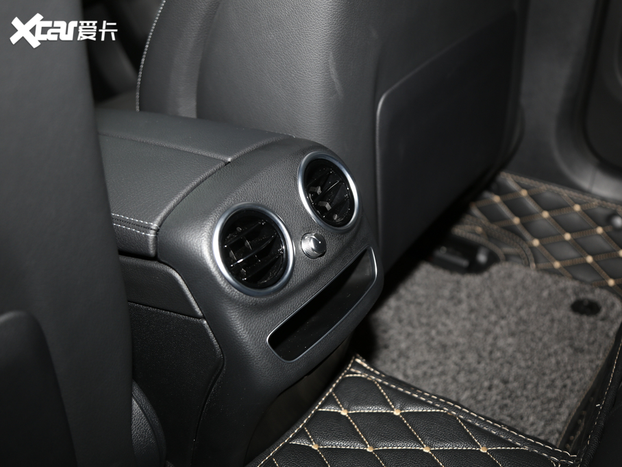 2020YC Ŀ C 260 \Ӱ