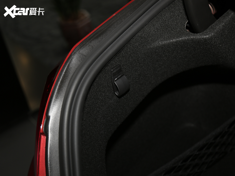 2020YC Ŀ C 260 \Ӱ