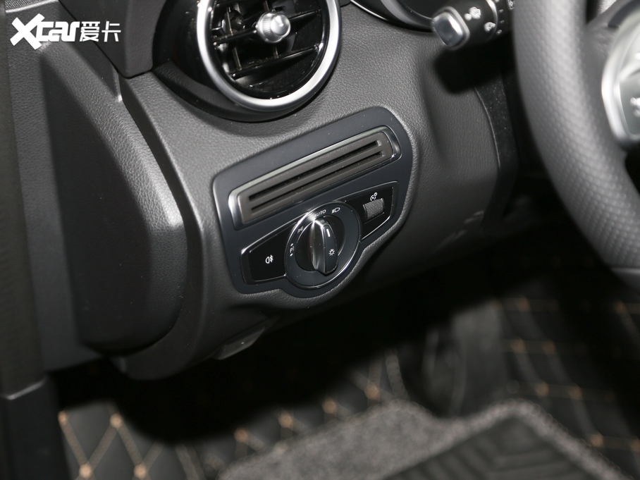 2020YC Ŀ C 260 \Ӱ