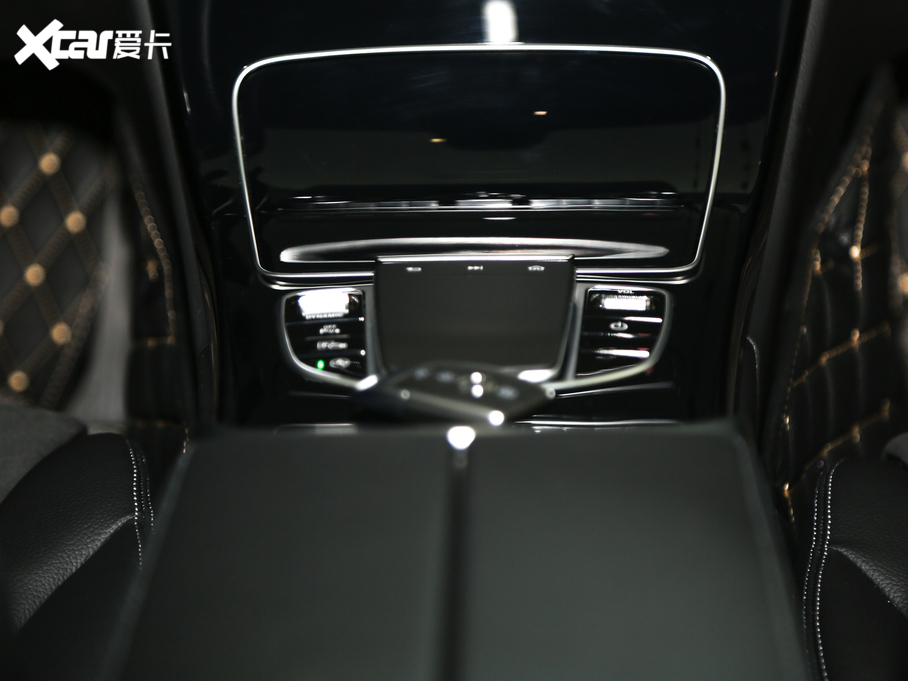 2020YC Ŀ C 260 \Ӱ