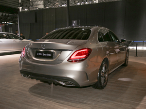 2020款C 300 L 运动版 整体外观