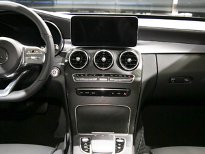 2020款C 300 L 运动版 中控台