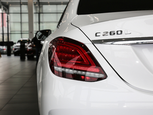 2020C 260 L \Ӱ ^