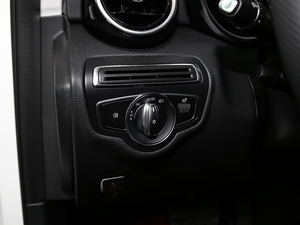 2020C 260 L \Ӱ п؅^