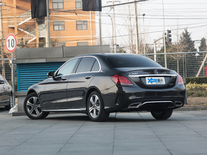 2020款C 260 L 运动版 左后45度