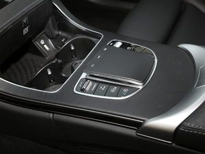 2020C 260 L \Ӱ п؅^(q)