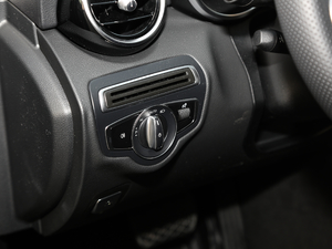 2020C 260 L \Ӱ п؅^