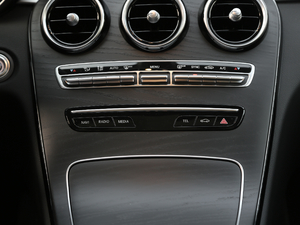 2020C 260 L \Ӱ п؅^