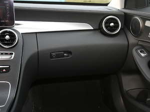 2020C 260 L \Ӱ п؅^