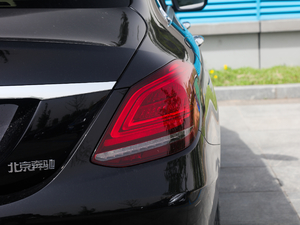 2020款改款 C 260 L 尾灯