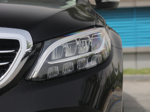 2020款改款 C 260 L 大灯