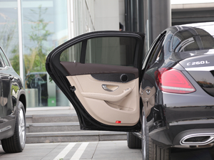 2020款改款 C 260 L 左后车门