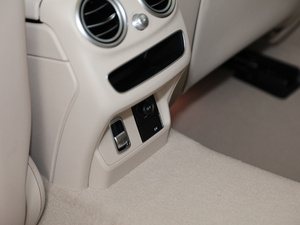 2020Ŀ C 260 L п؅^(q)