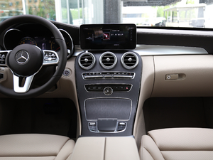 2020款改款 C 260 L 中控台