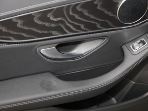 2020Ŀ C 260 L \Ӱ п؅^