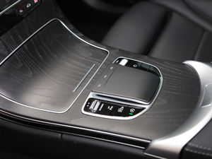 2020Ŀ C 260 L \Ӱ п؅^