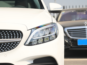 2020款改款 C 200 L 时尚型运动版 大灯