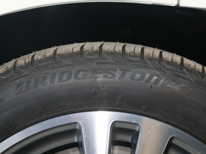 2020Ŀ C 200 L r\Ӱ ݆̥Ʒ