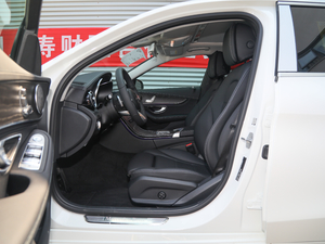 2020款改款 C 200 L 时尚型运动版 前排空间