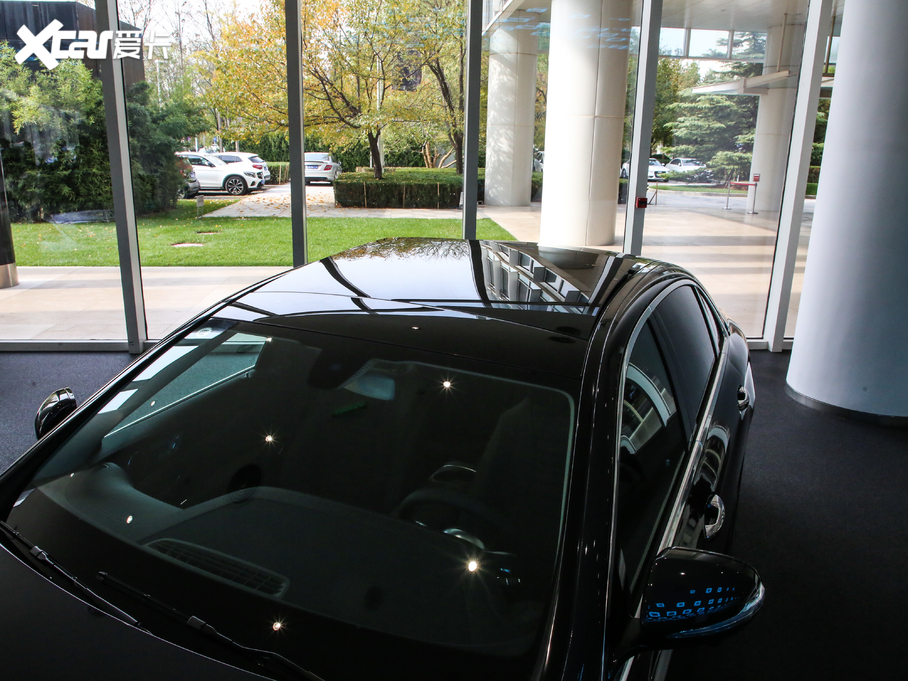 2020YE E 300 L \ӕr