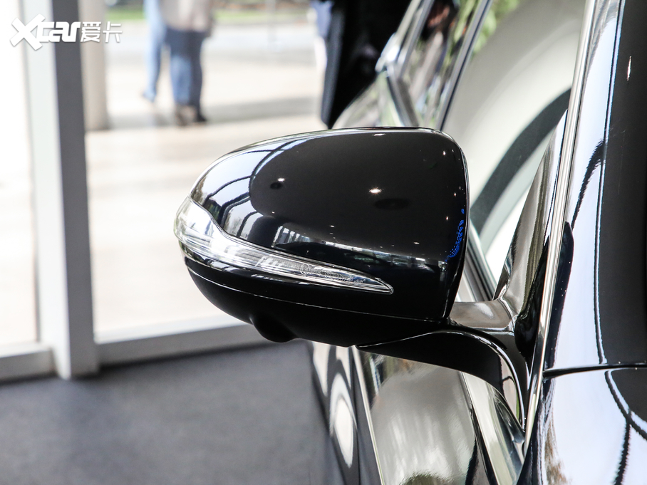 2020YE E 300 L \ӕr