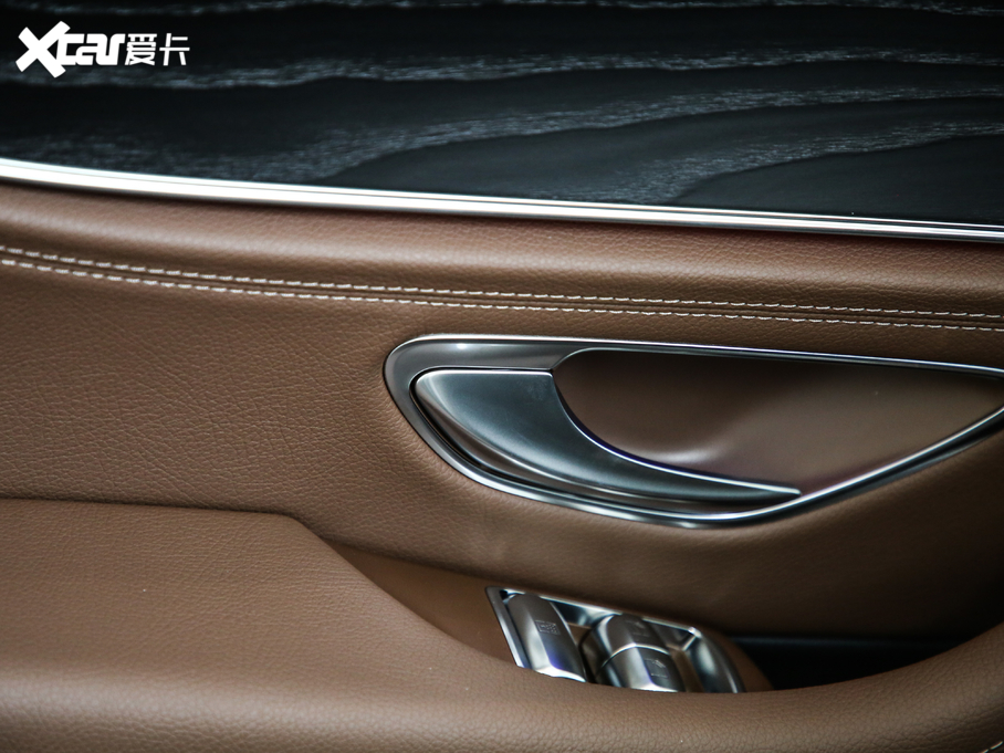 2020YE E 300 L \ӕr