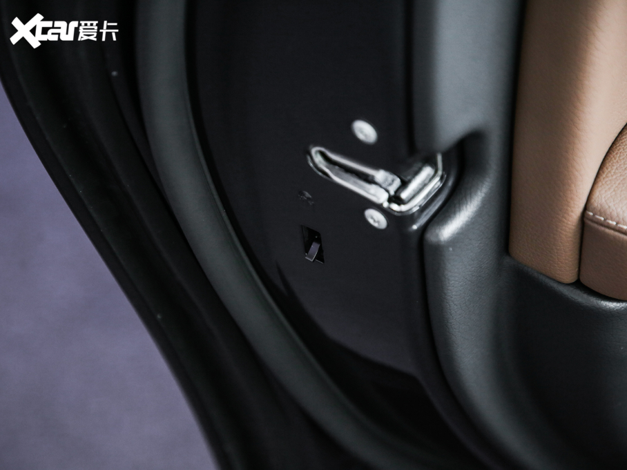 2020YE E 300 L \ӕr