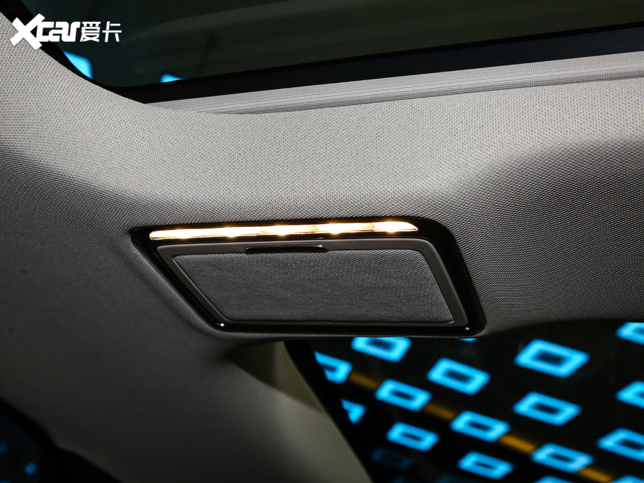 2020YE E 300 L \ӕr