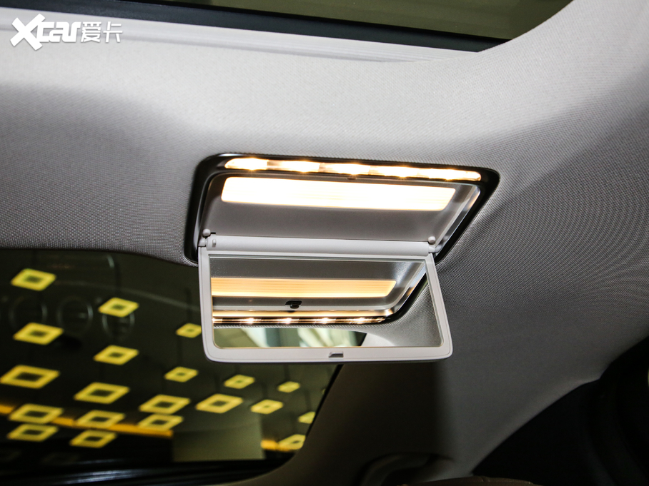 2020YE E 300 L \ӕr