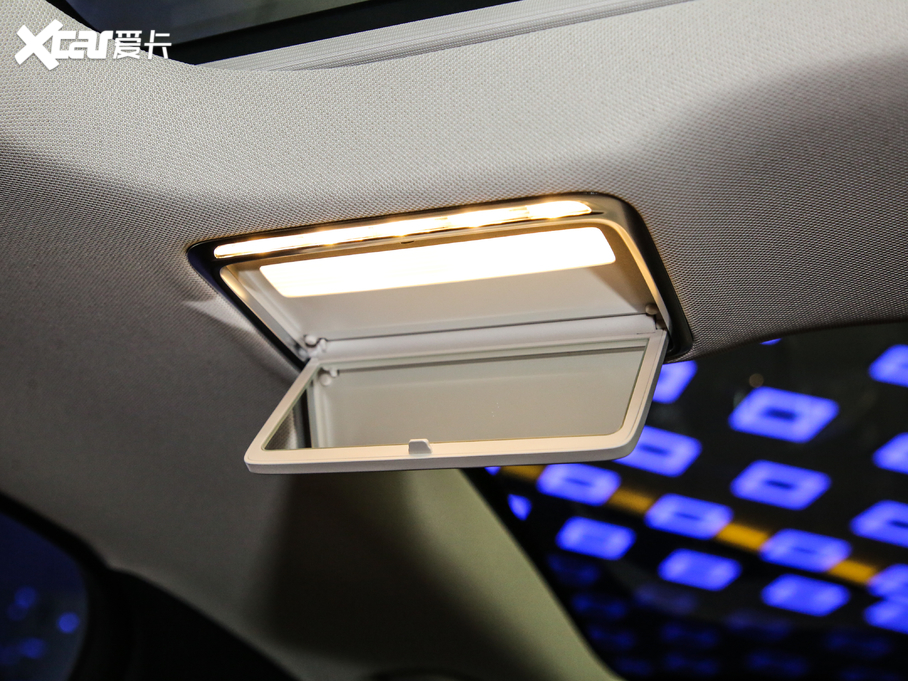 2020YE E 300 L \ӕr