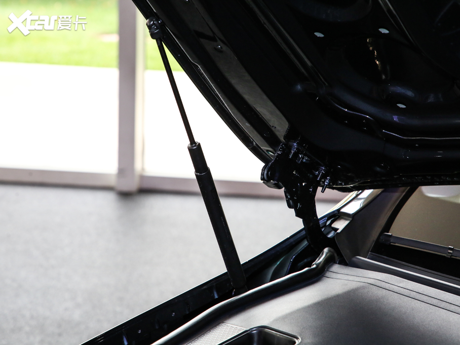 2020YE E 300 L \ӕr