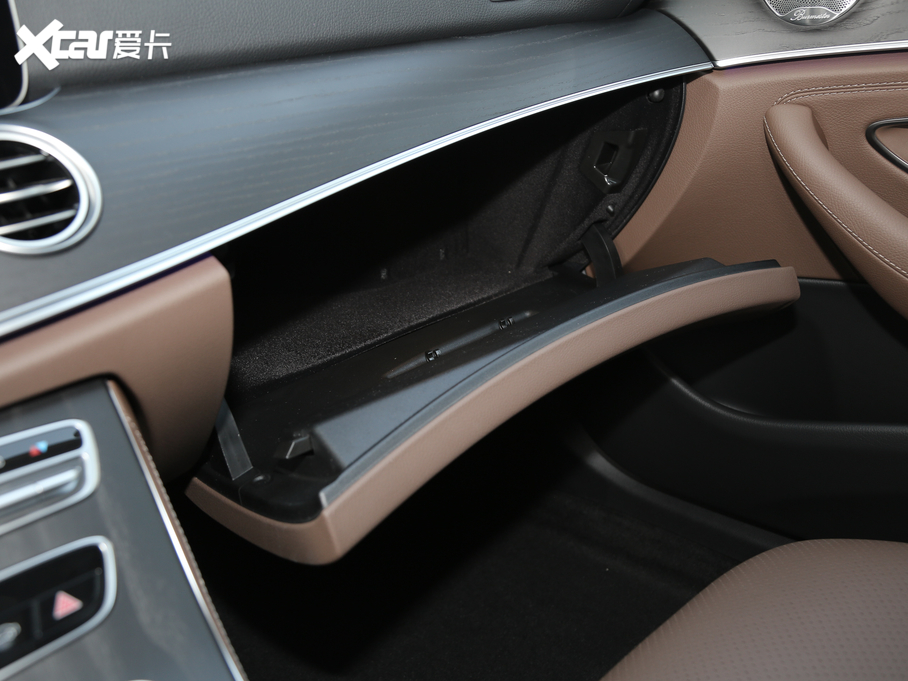 2020YE E 300 L \(yn)ӺA