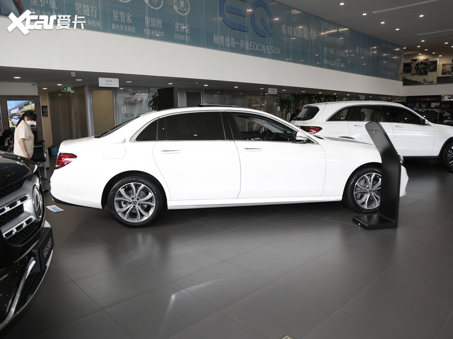 2020YE Ŀ E 300 L r