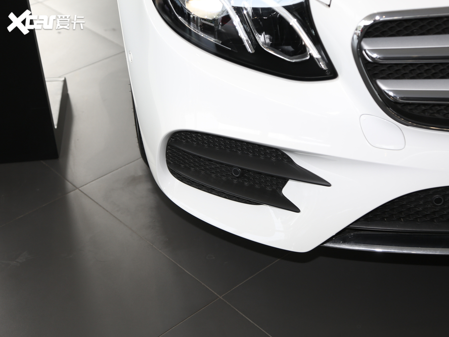 2020YE Ŀ E 300 L r