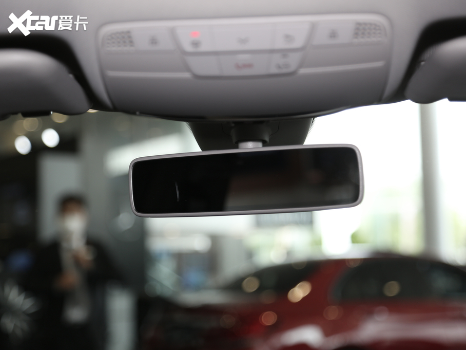 2020YE Ŀ E 300 L r