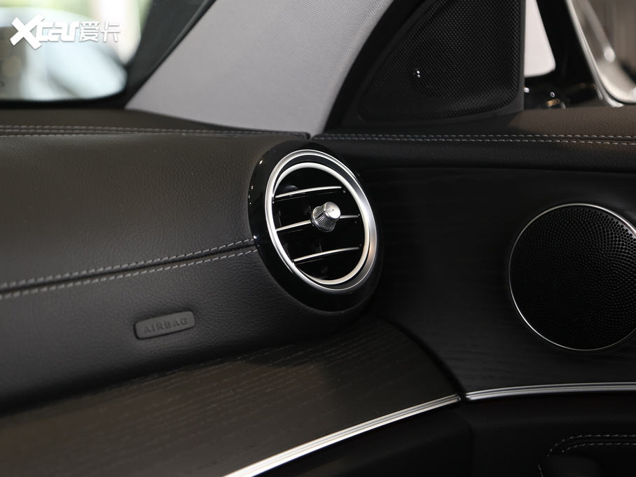 2020YE Ŀ E 300 L r