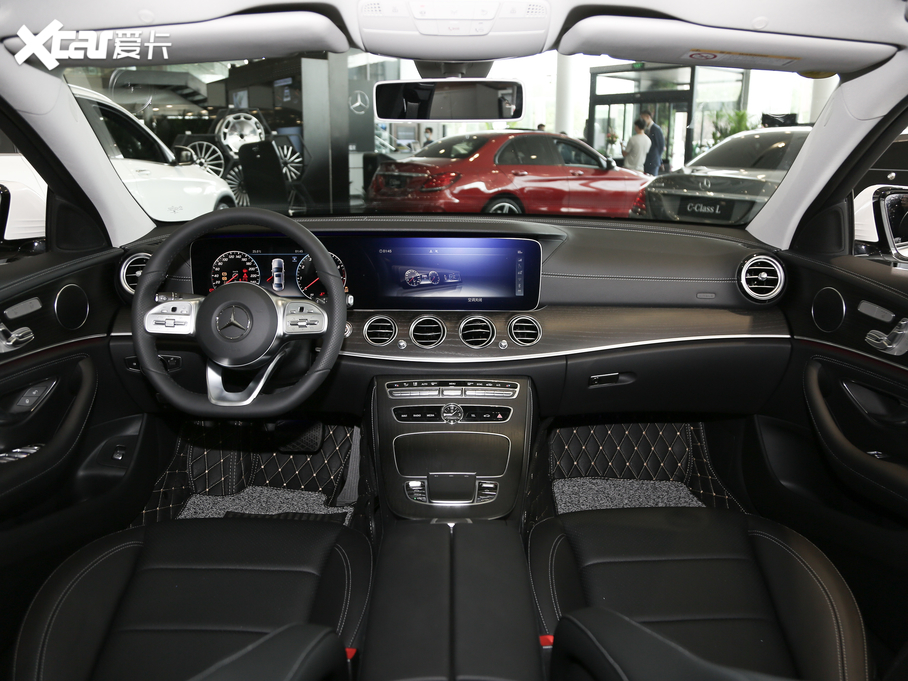 2020YE Ŀ E 300 L r