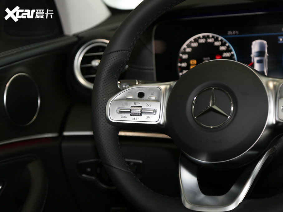 2020YE Ŀ E 300 L r