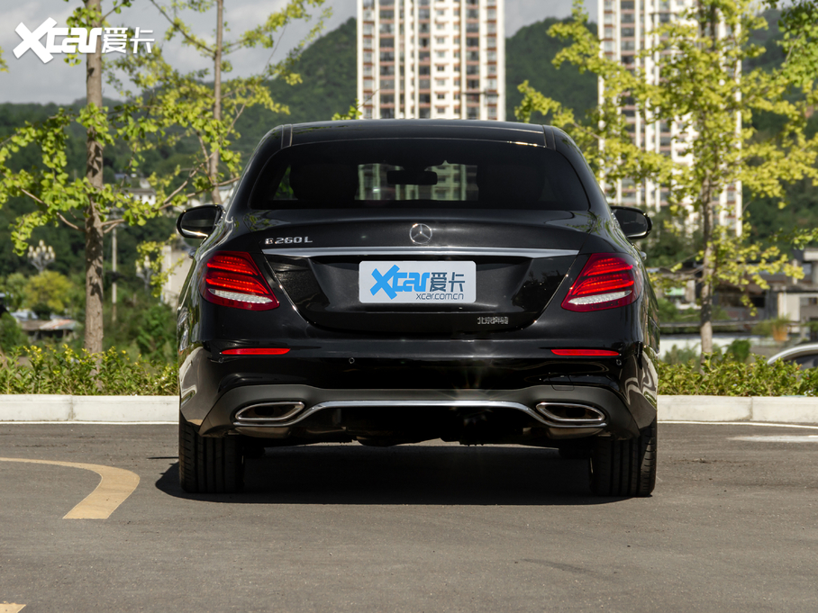 2020YE Ŀ E 260 L \